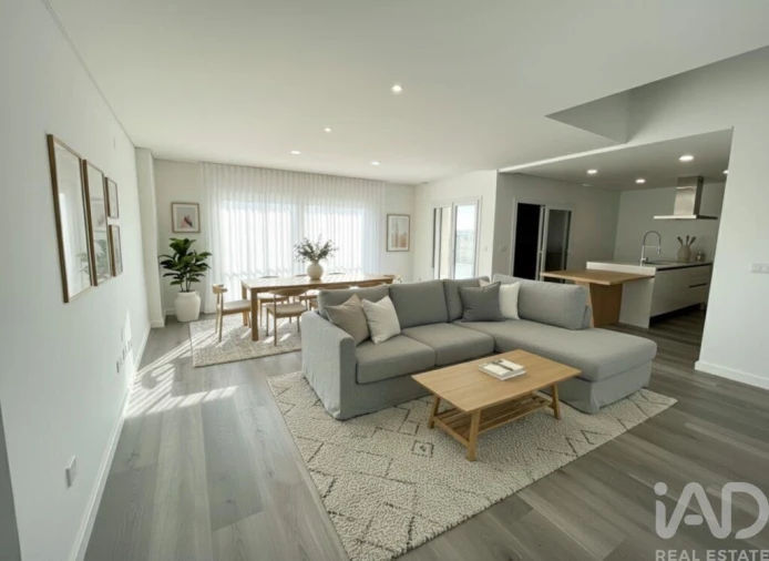 Moradia T4 para Venda em Corroios