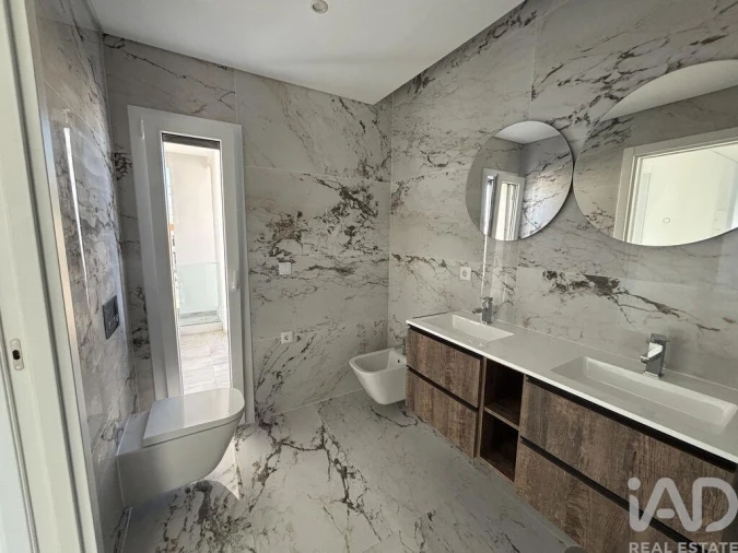 Moradia T3 para Venda em Corroios Foto 26