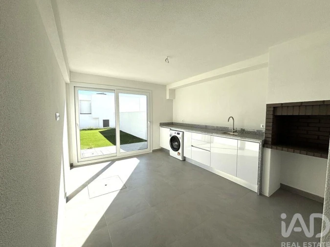 Moradia T3 para Venda em Corroios Foto 31