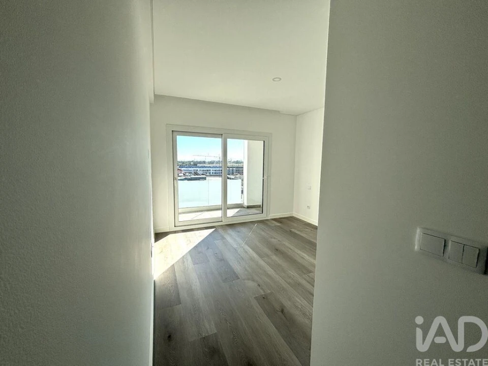 Moradia T4 para Venda em Corroios Foto 15