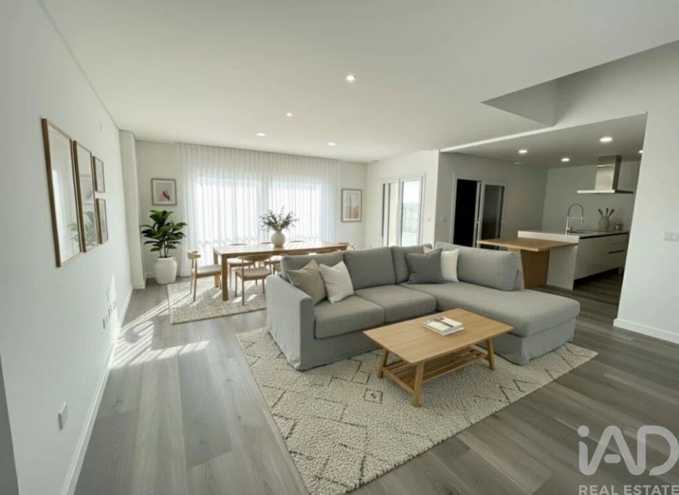 Moradia T4 para Venda em Corroios Foto 1