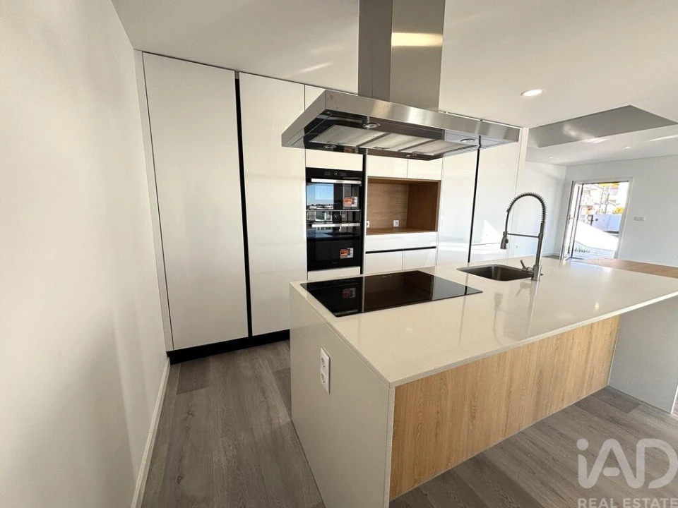 Moradia T4 para Venda em Corroios Foto 6