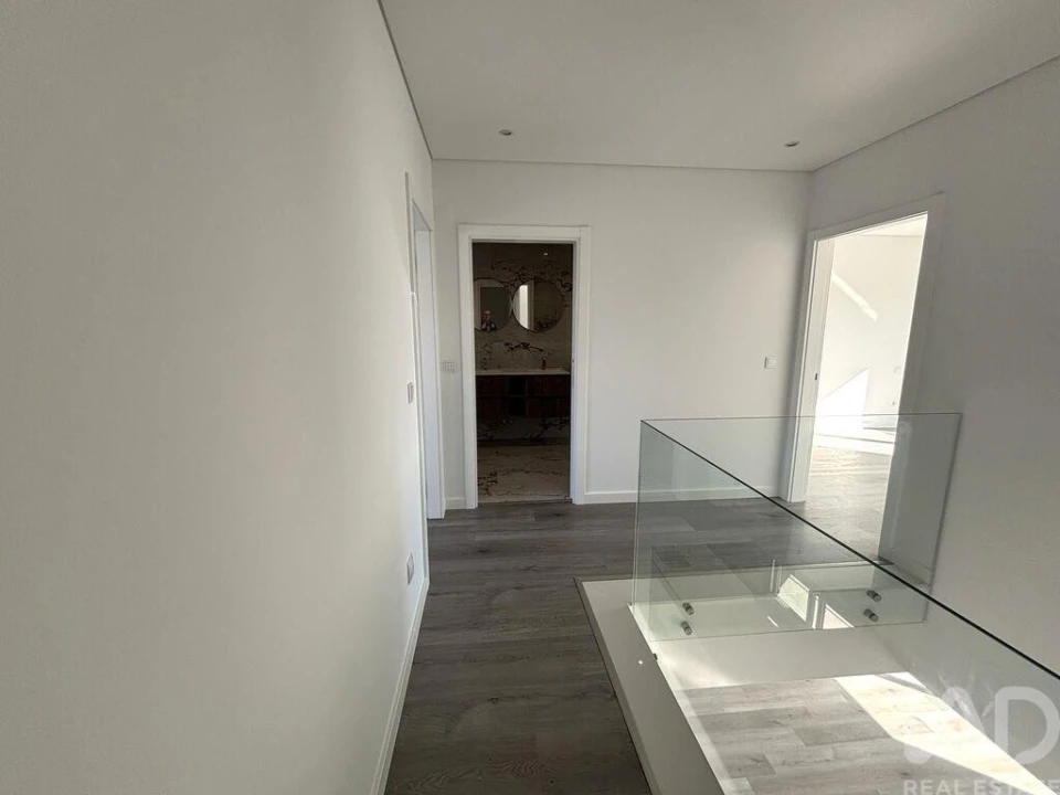 Moradia T4 para Venda em Corroios Foto 22