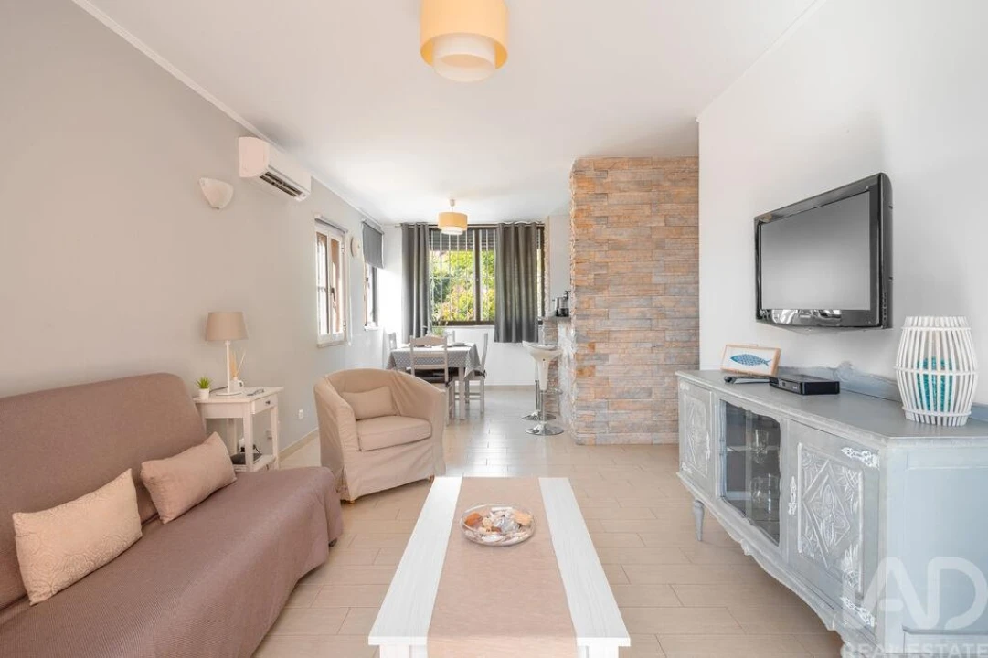 Apartamento T1 para Venda em Quarteira Foto 2