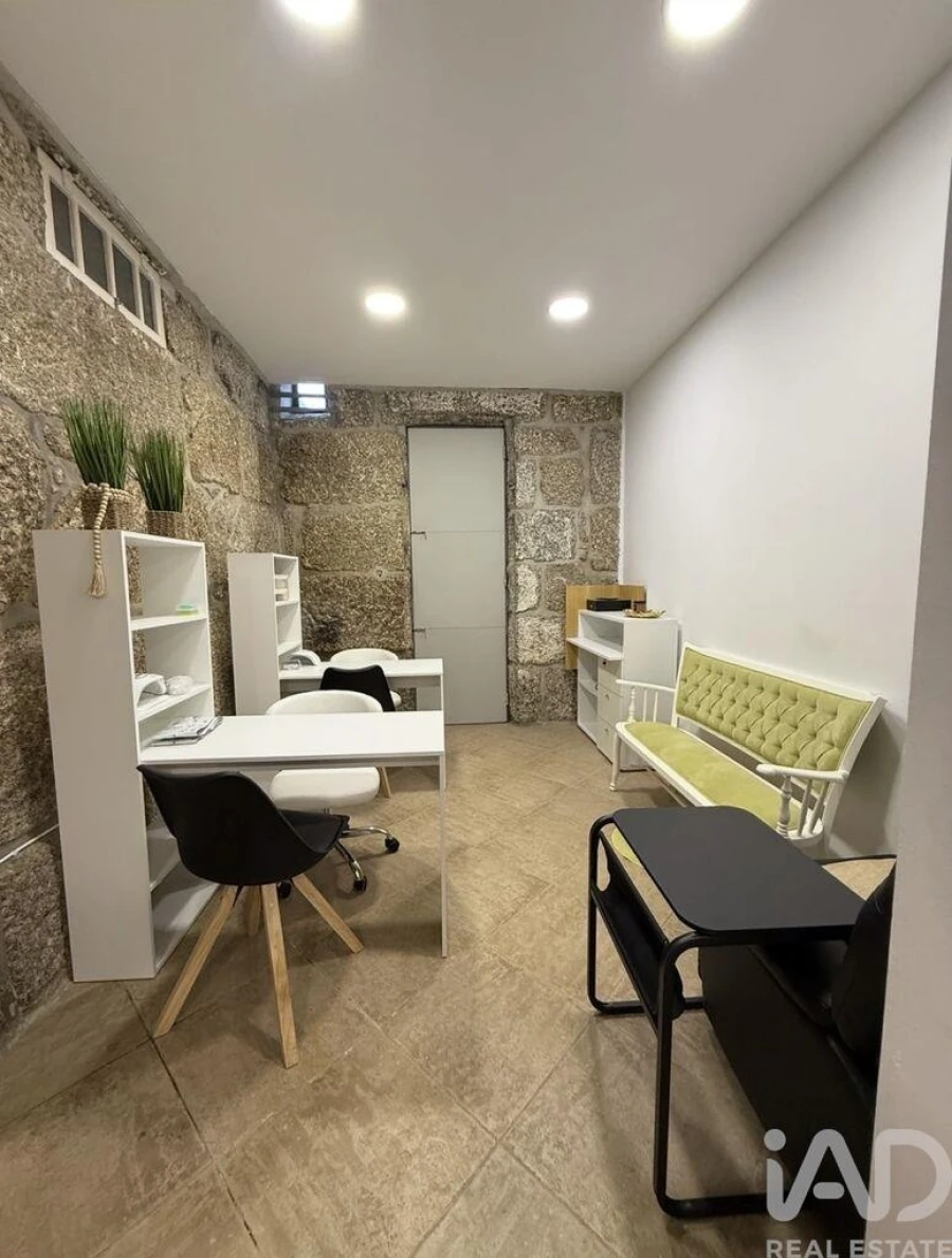 Loja para Venda em Oliveira, São Paio e São Sebastião Foto 2