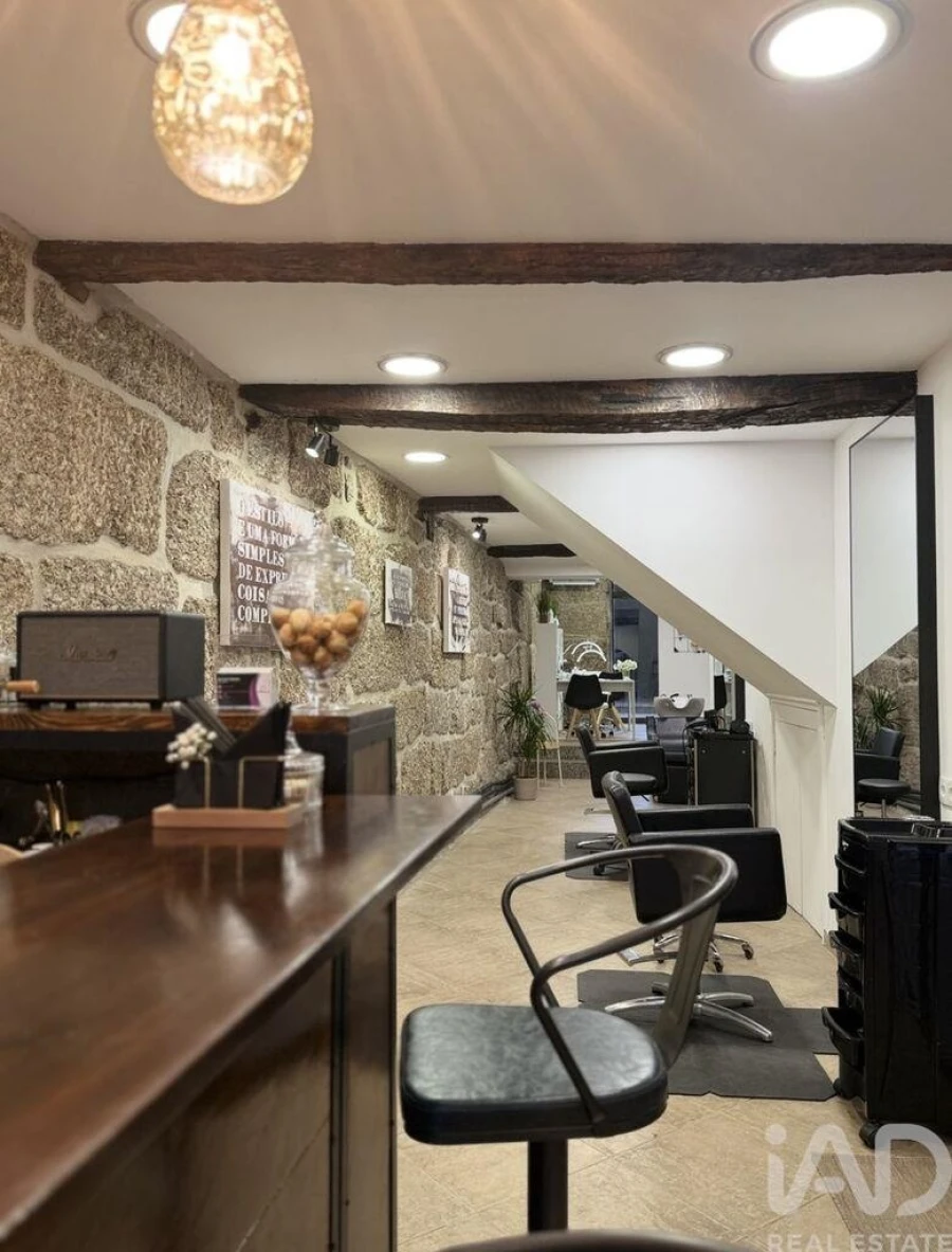 Loja para Venda em Oliveira, São Paio e São Sebastião