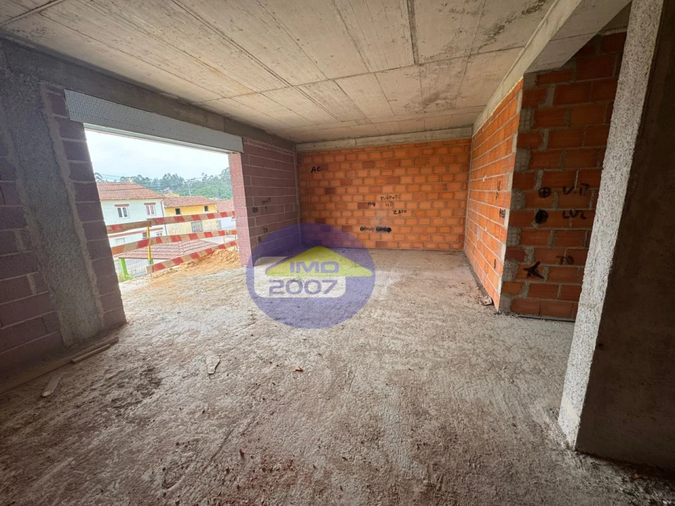 Apartamento T2 para Venda em Argoncilhe Foto 3
