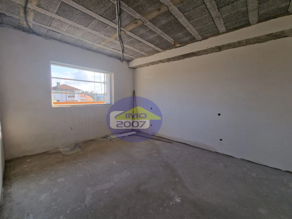 Apartamento T2 para Venda em Argoncilhe Foto 21