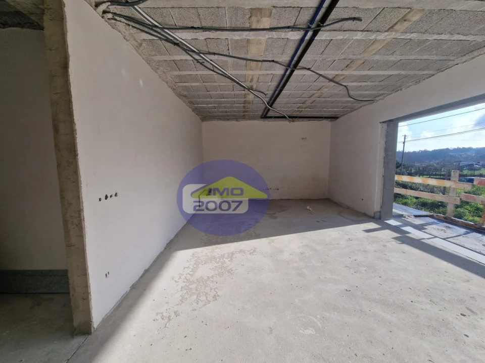 Apartamento T2 para Venda em Argoncilhe Foto 22