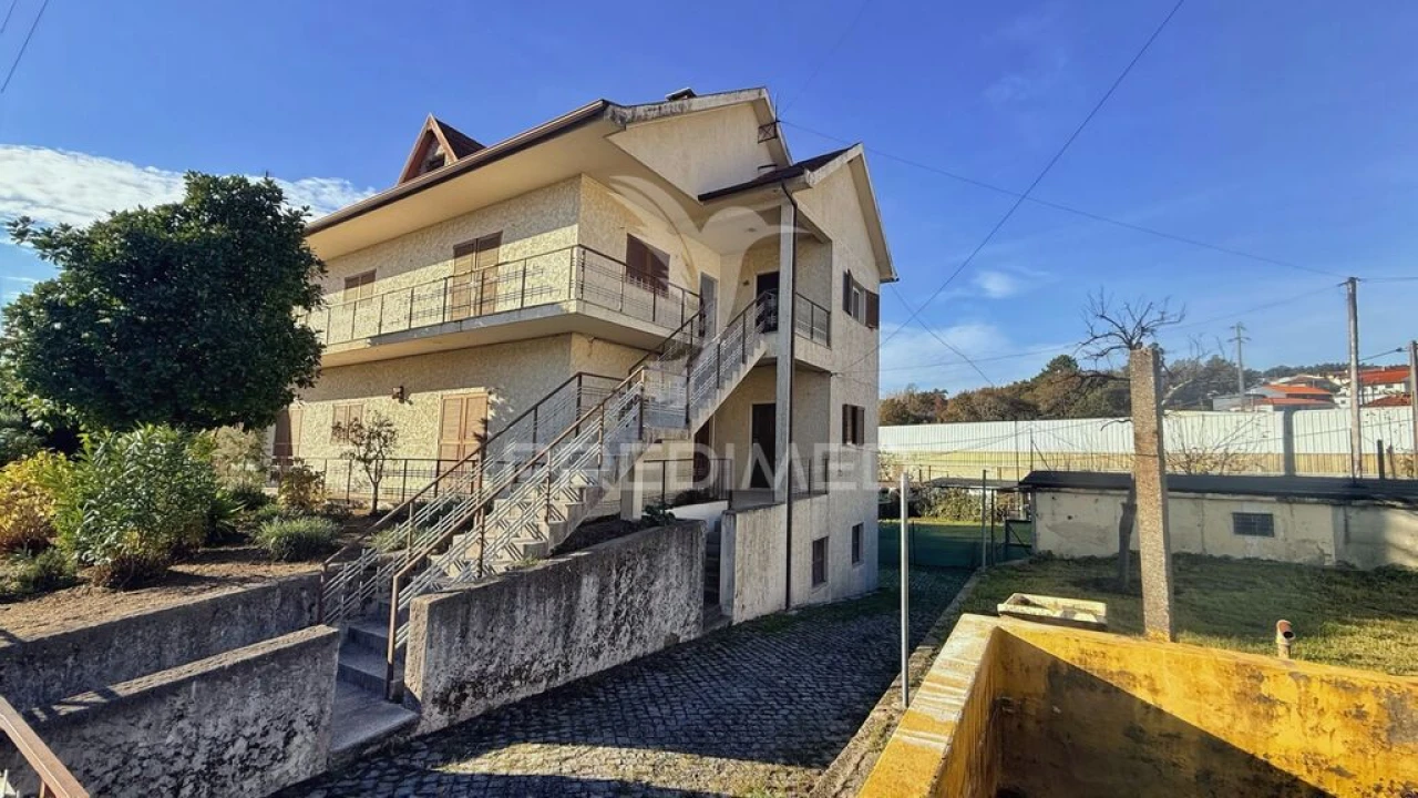 Moradia T4 para Venda em Arões (São Romão) Foto 1