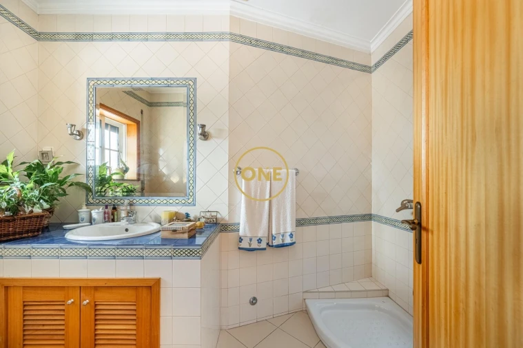 Moradia T3 para Venda em Requião Foto 8