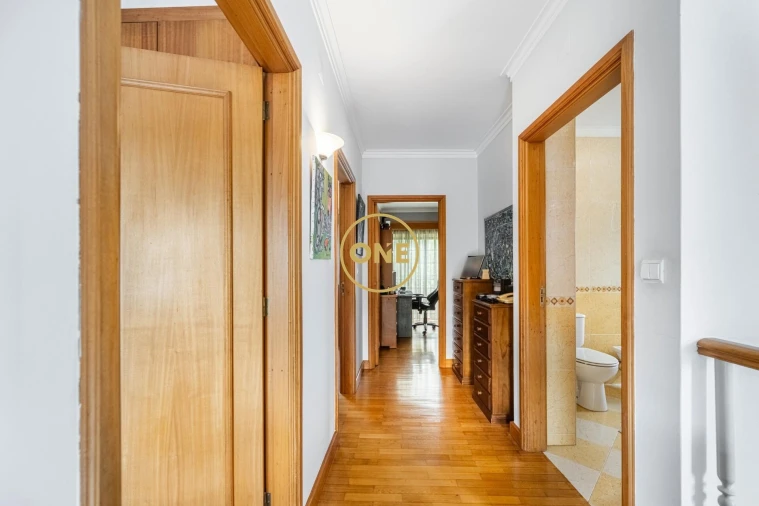 Moradia T3 para Venda em Requião Foto 5