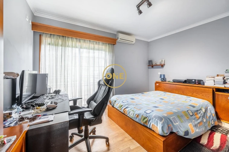 Moradia T3 para Venda em Requião Foto 11