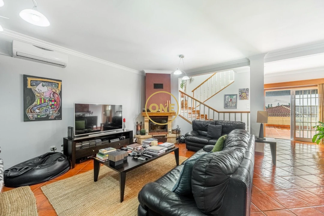 Moradia T3 para Venda em Requião Foto 4