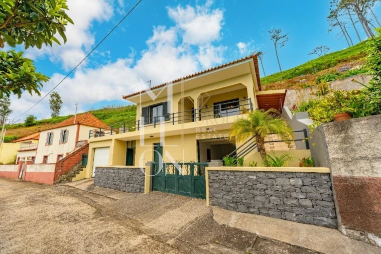 Moradia T3 para Venda em Ponta do Pargo