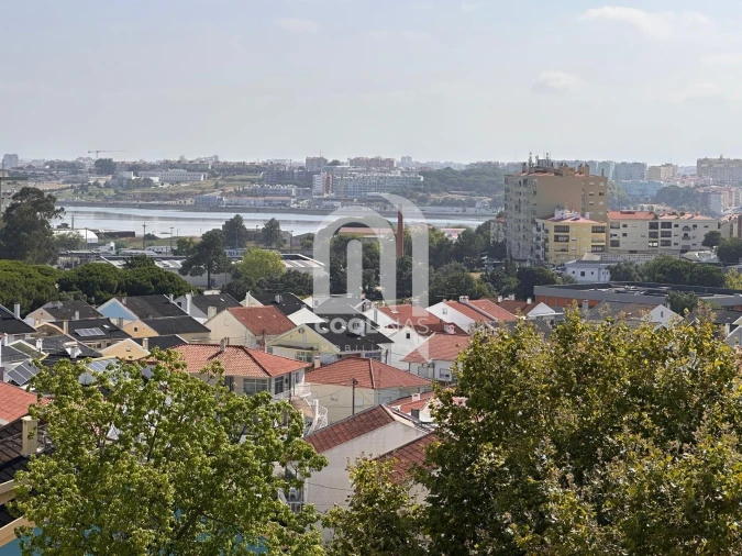 Apartamento T2 para Venda em Amora Foto 2