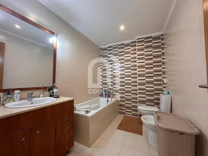 Apartamento T2 para Venda em Amora Foto 18