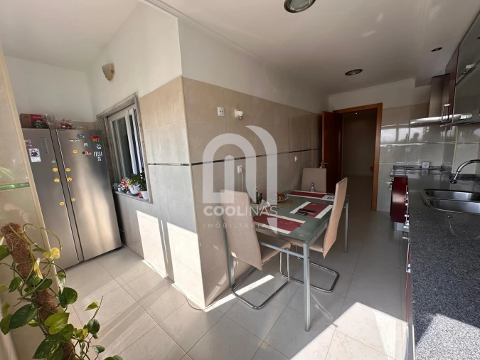 Apartamento T2 para Venda em Amora Foto 6