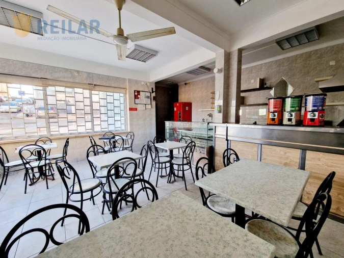 Loja para Venda em Vialonga Foto 2