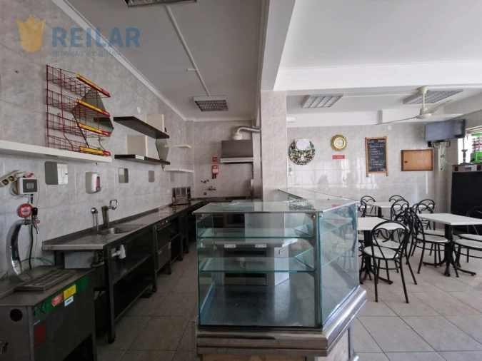 Loja para Venda em Vialonga Foto 8