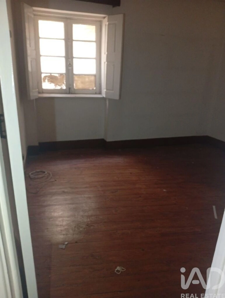 Moradia T3 para Venda em Três Povos Foto 6