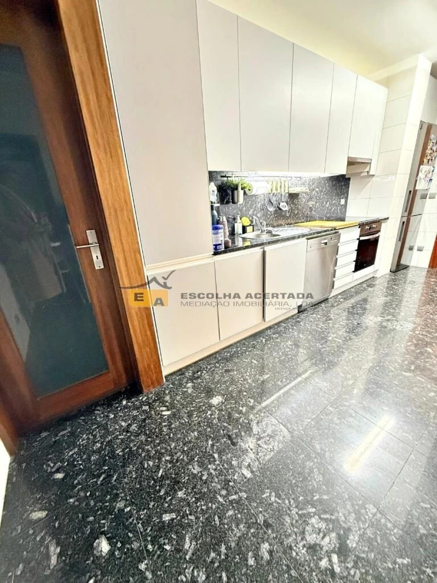 Apartamento T3 para Venda em Cidade da Maia Foto 3