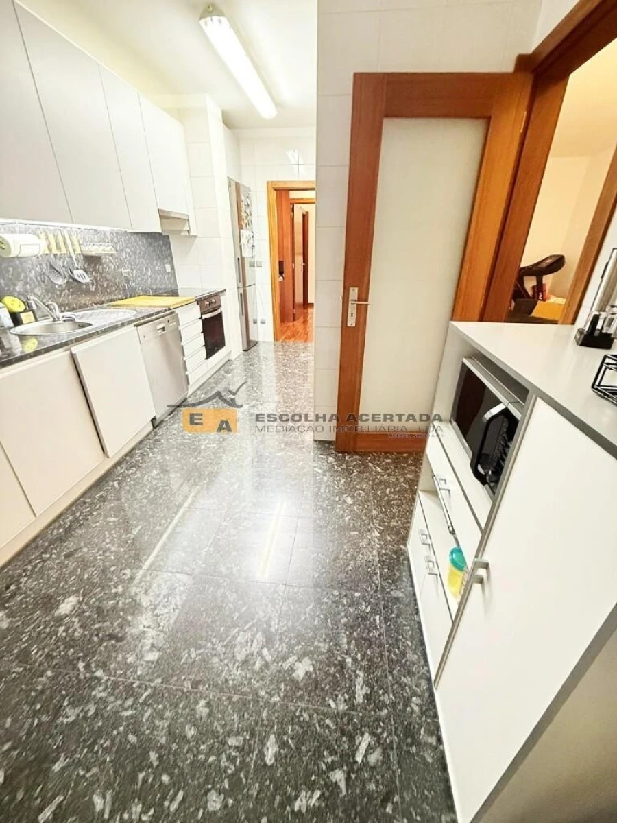 Apartamento T3 para Venda em Cidade da Maia Foto 4