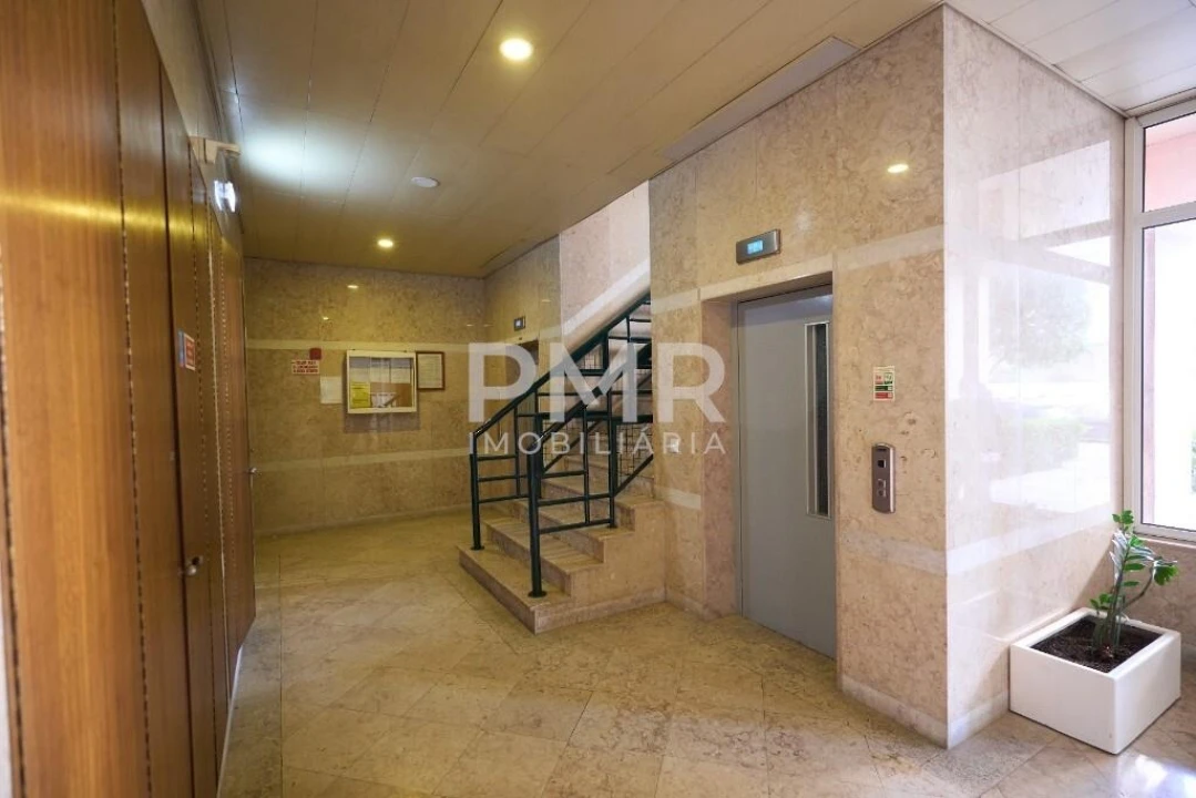 Apartamento T3 para Venda em Lumiar Foto 13