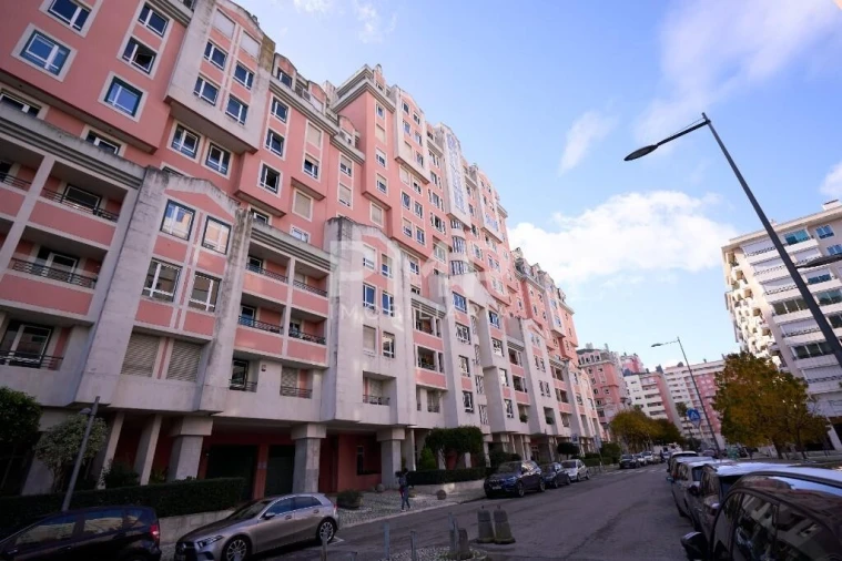 Apartamento T3 para Venda em Lumiar Foto 15