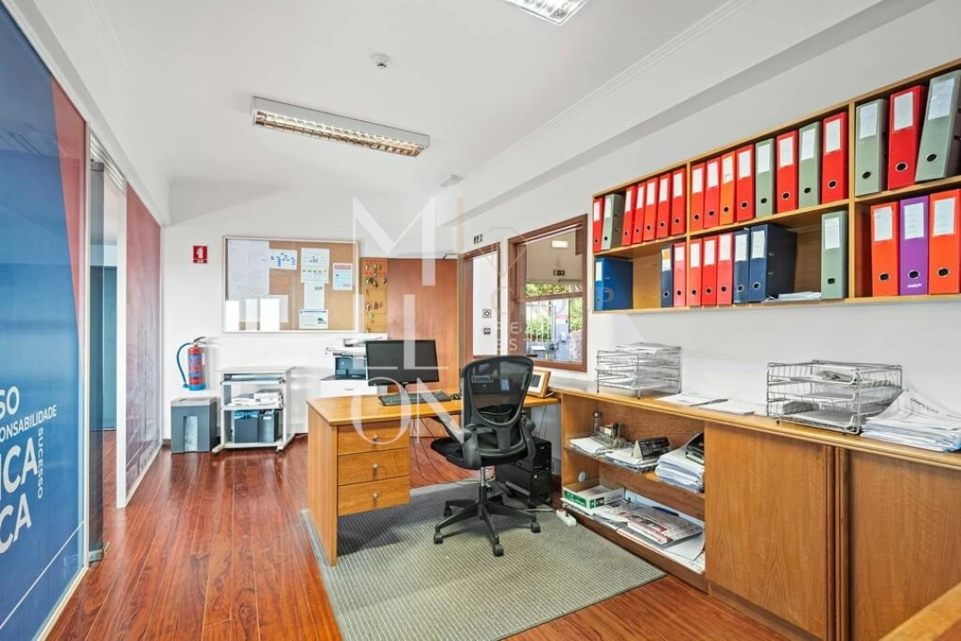 Armazém para Venda em Camacha Foto 20