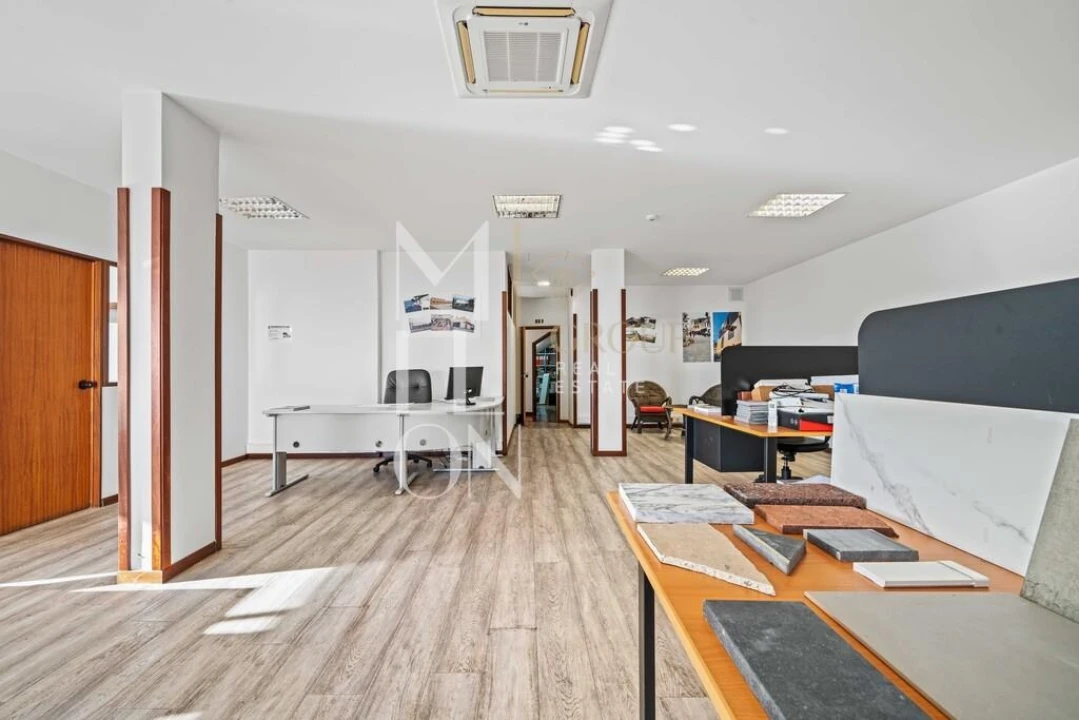 Armazém para Venda em Camacha Foto 61