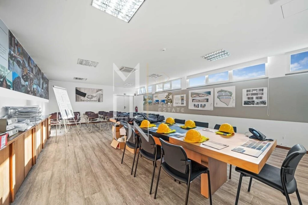 Armazém para Venda em Camacha Foto 63