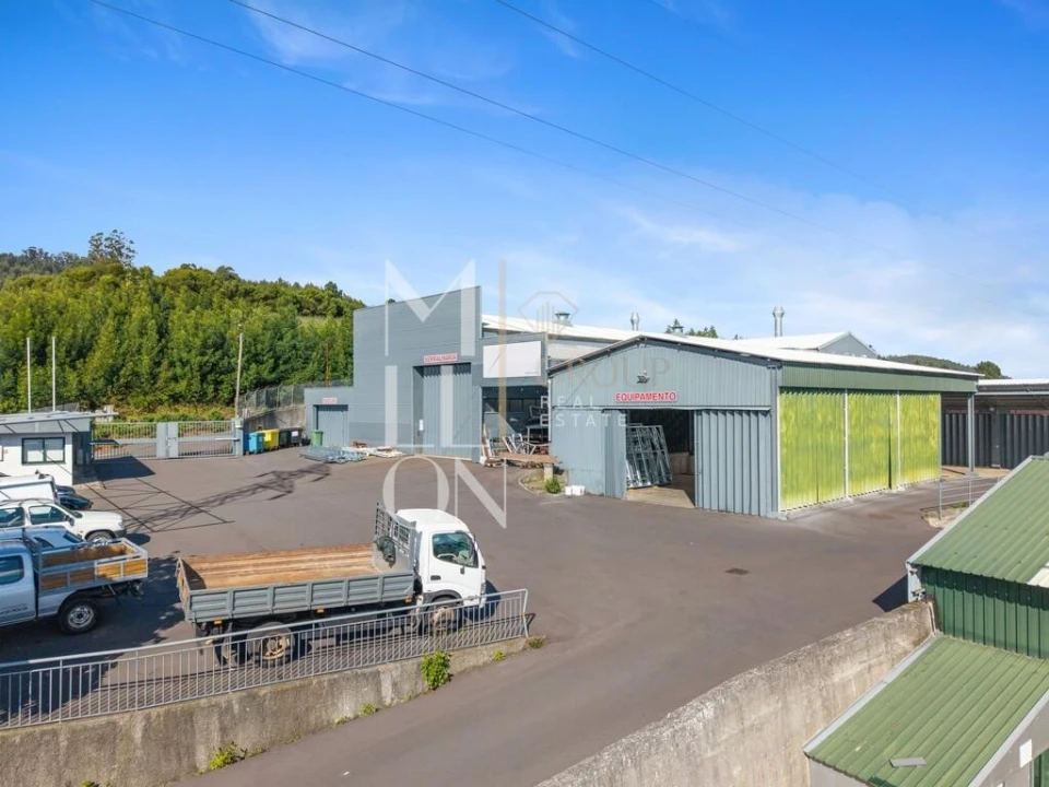 Armazém para Venda em Camacha Foto 97