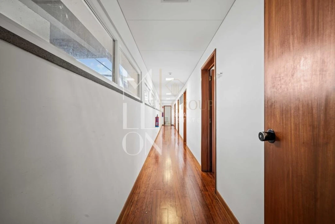 Armazém para Venda em Camacha Foto 27