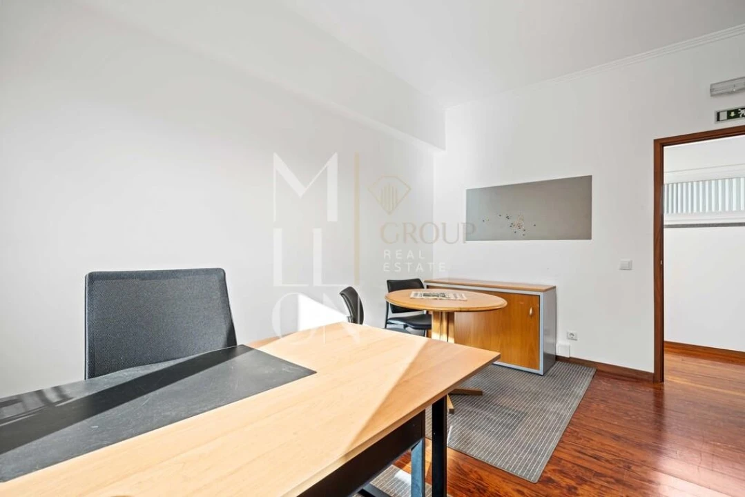 Armazém para Venda em Camacha Foto 29