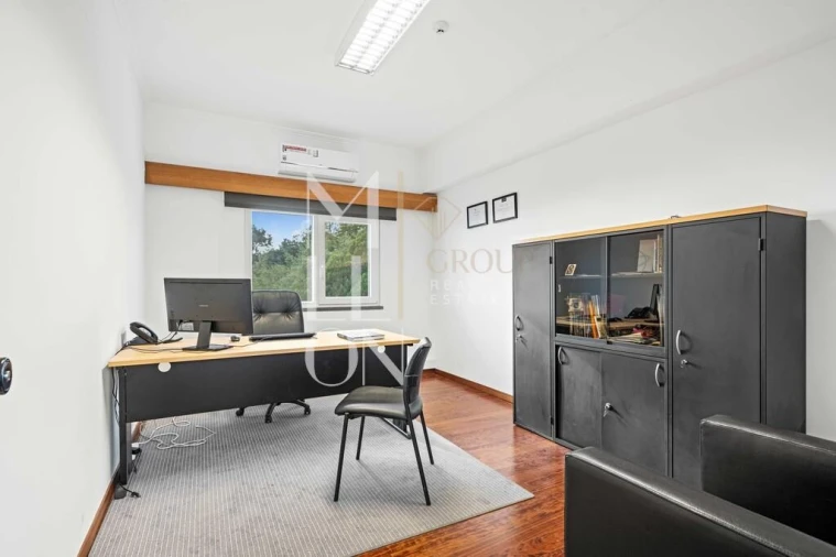 Armazém para Venda em Camacha Foto 32