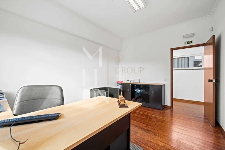 Armazém para Venda em Camacha Foto 31