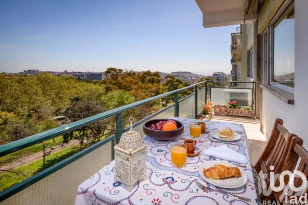 Apartamento T4 para Arrendamento em Avenidas Novas Foto 2