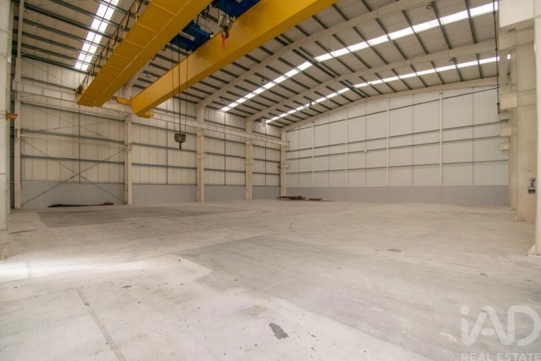 Armazém para Arrendamento em Marinha Grande