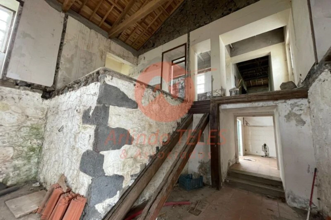 Moradia T5 para Venda em São Mateus da Calheta Foto 16