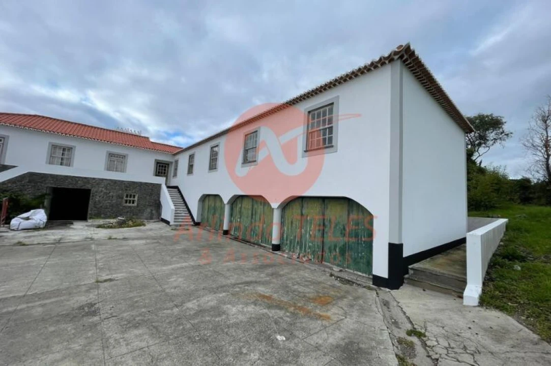 Moradia T5 para Venda em São Mateus da Calheta Foto 25