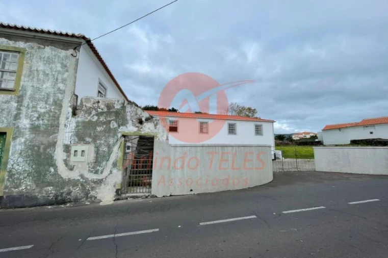Moradia T5 para Venda em São Mateus da Calheta Foto 3
