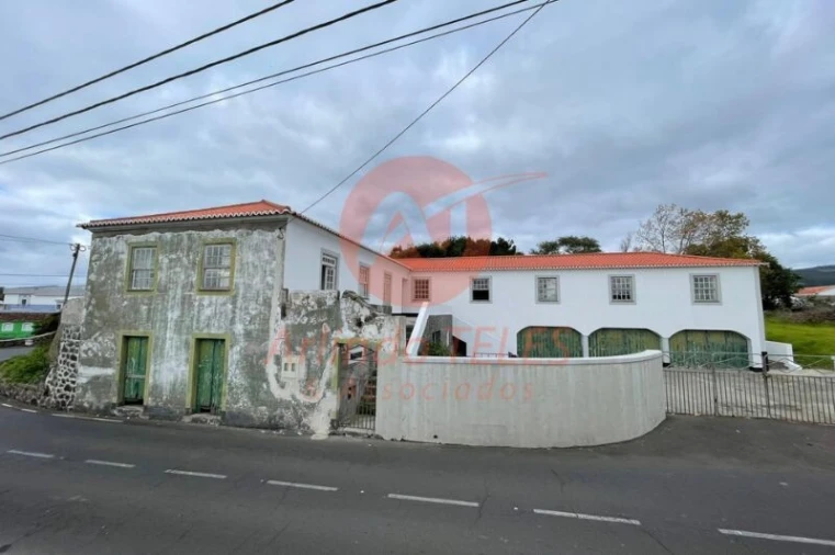 Moradia T5 para Venda em São Mateus da Calheta Foto 2