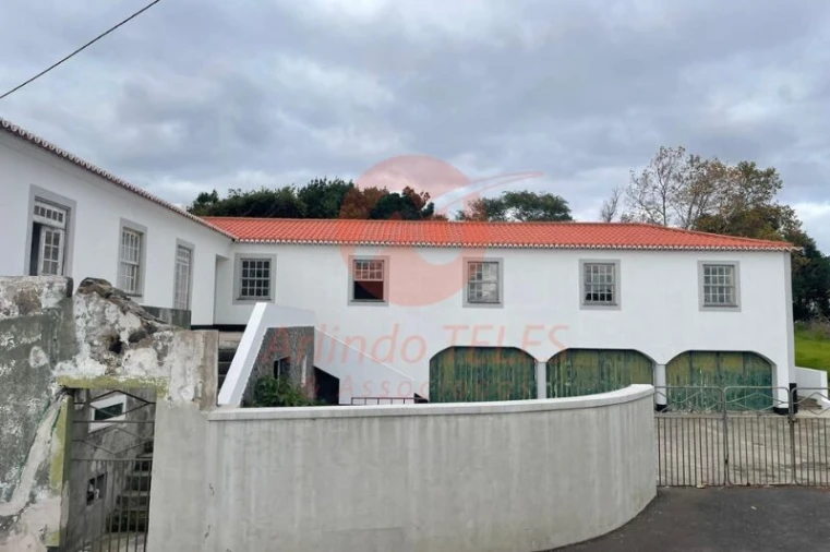 Moradia T5 para Venda em São Mateus da Calheta Foto 4