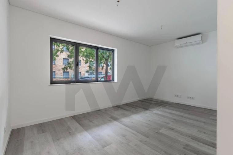 Apartamento T1 para Arrendamento em Mina de Água Foto 8