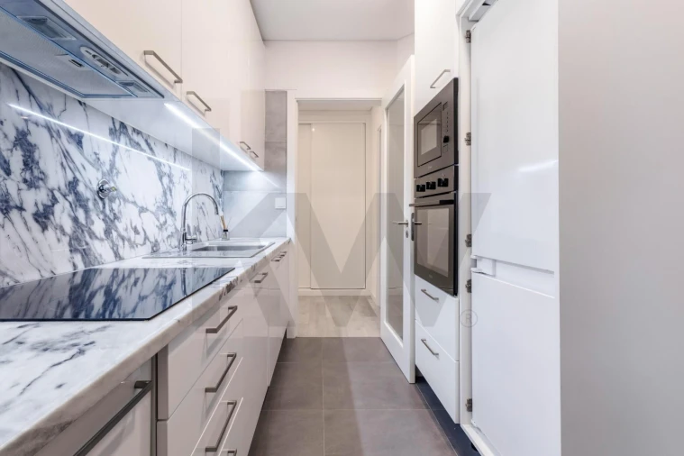 Apartamento T1 para Arrendamento em Mina de Água Foto 4