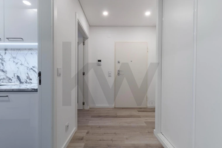 Apartamento T1 para Arrendamento em Mina de Água Foto 23