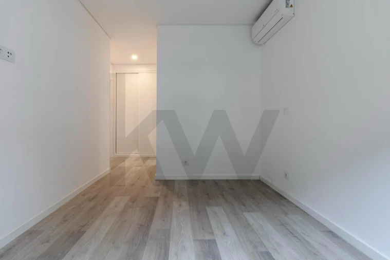 Apartamento T1 para Arrendamento em Mina de Água Foto 14