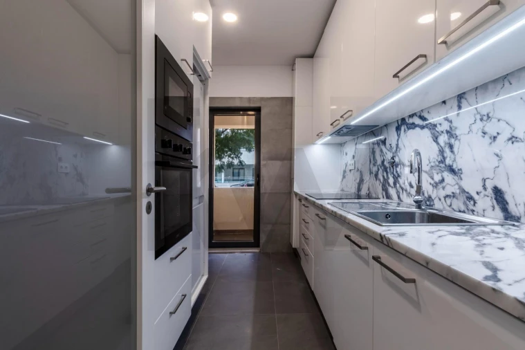 Apartamento T1 para Arrendamento em Mina de Água Foto 3