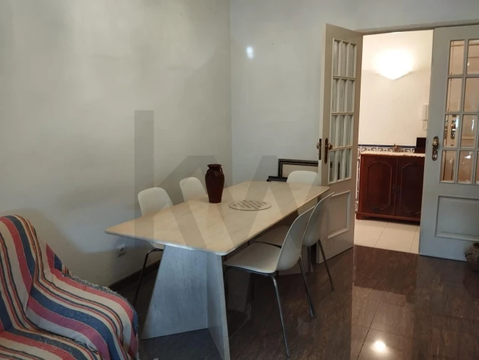 Apartamento T3 para Arrendamento em São Domingos de Benfica Foto 3